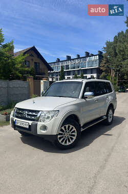 Позашляховик / Кросовер Mitsubishi Pajero 2008 в Києві