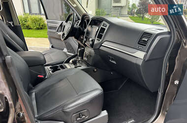 Внедорожник / Кроссовер Mitsubishi Pajero 2019 в 