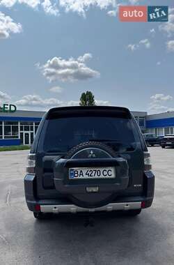 Позашляховик / Кросовер Mitsubishi Pajero 2008 в 