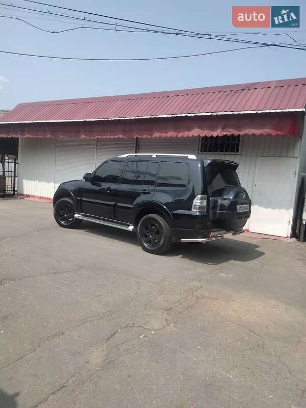 Mitsubishi Pajero 2008