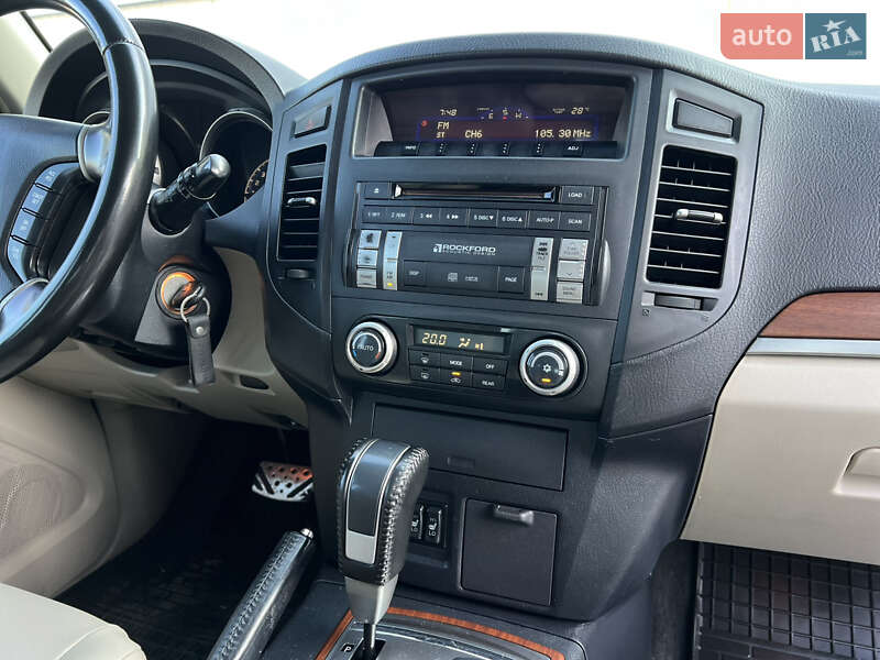 Внедорожник / Кроссовер Mitsubishi Pajero 2007 в Одессе