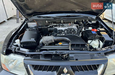 Внедорожник / Кроссовер Mitsubishi Pajero 2006 в 