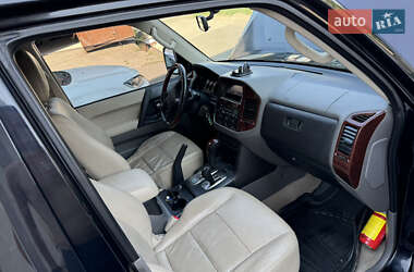 Внедорожник / Кроссовер Mitsubishi Pajero 2006 в 