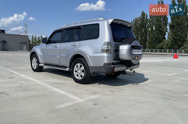 Позашляховик / Кросовер Mitsubishi Pajero 2008 в 