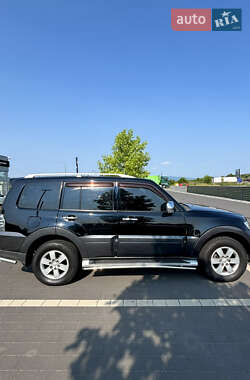 Внедорожник / Кроссовер Mitsubishi Pajero 2008 в 