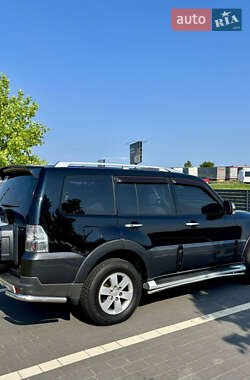 Внедорожник / Кроссовер Mitsubishi Pajero 2008 в 