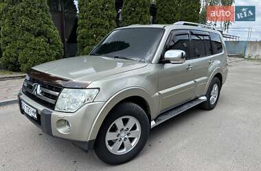 Внедорожник / Кроссовер Mitsubishi Pajero 2008 в Краснограде