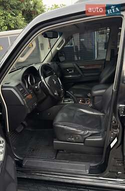 Внедорожник / Кроссовер Mitsubishi Pajero 2008 в 
