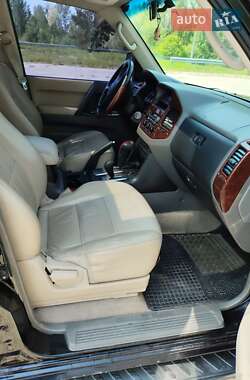 Внедорожник / Кроссовер Mitsubishi Pajero 2007 в 