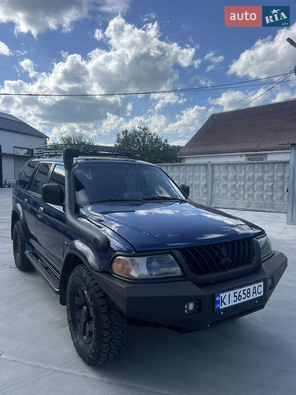 Mitsubishi Pajero 2001