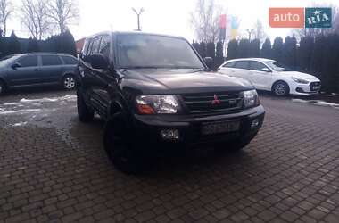 Внедорожник / Кроссовер Mitsubishi Pajero 2001 в 