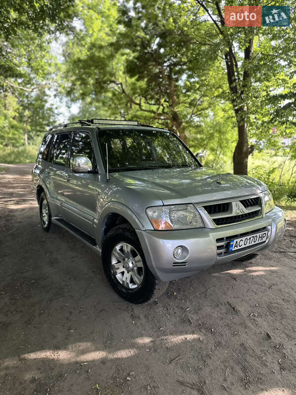 Mitsubishi Pajero 2005