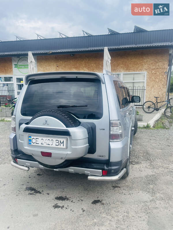 Внедорожник / Кроссовер Mitsubishi Pajero 2008 в Новоселице
