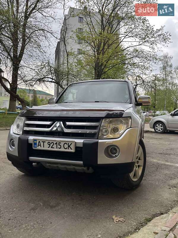 Внедорожник / Кроссовер Mitsubishi Pajero 2007 в Долине
