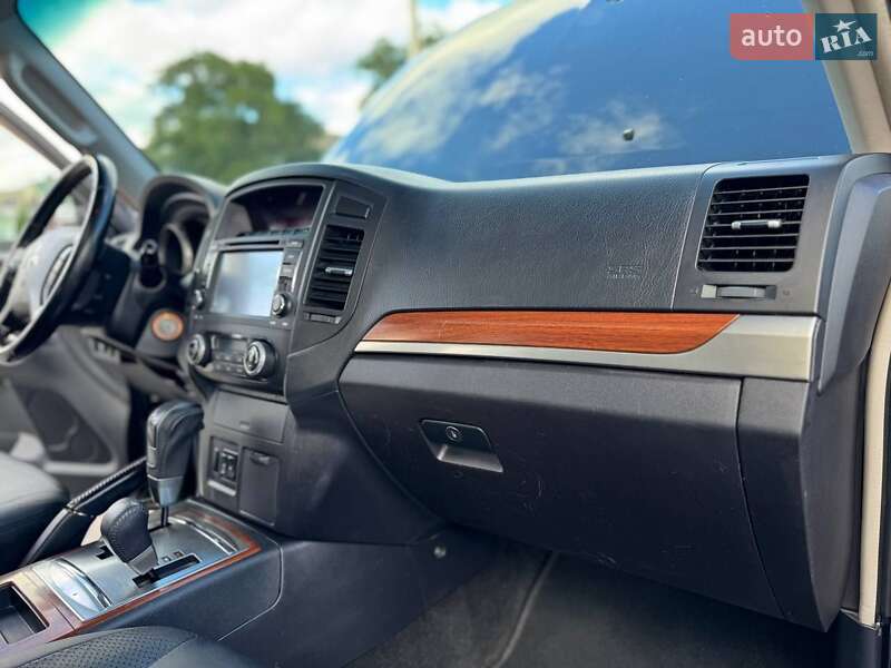 Позашляховик / Кросовер Mitsubishi Pajero 2007 в Одесі