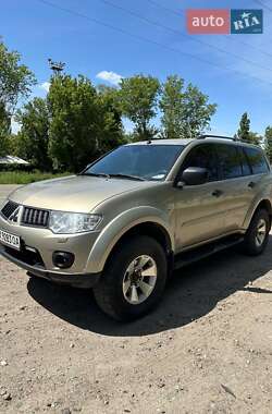 Внедорожник / Кроссовер Mitsubishi Pajero 2010 в Харькове