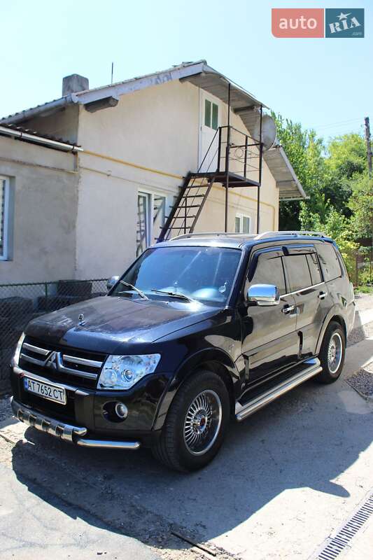 Внедорожник / Кроссовер Mitsubishi Pajero 2008 в Ивано-Франковске