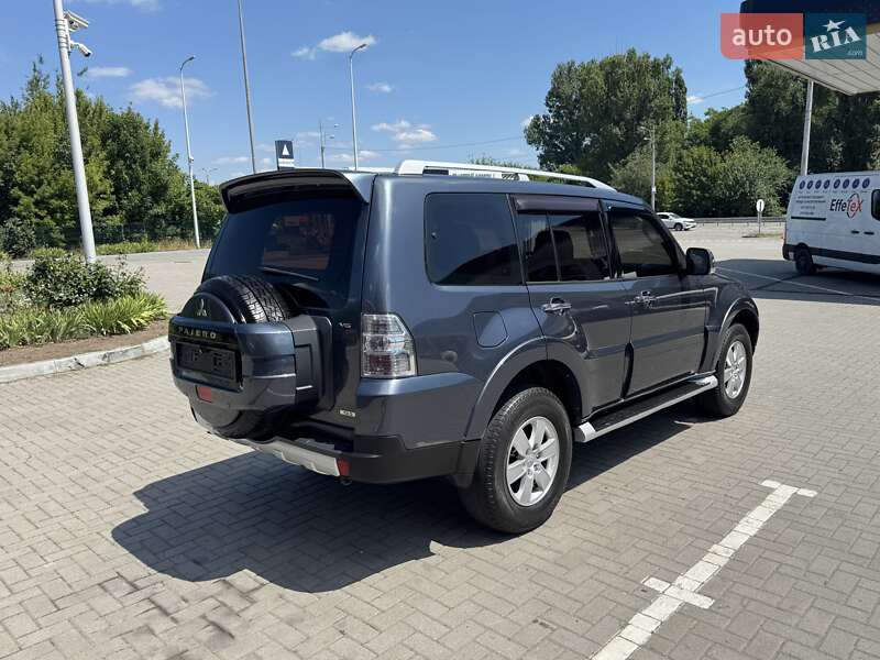 Позашляховик / Кросовер Mitsubishi Pajero 2008 в Дніпрі