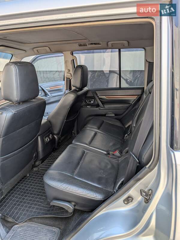 Внедорожник / Кроссовер Mitsubishi Pajero 2008 в Ивано-Франковске