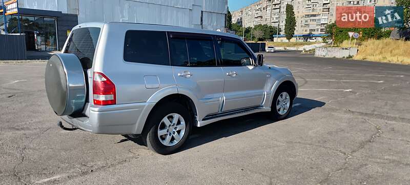 Внедорожник / Кроссовер Mitsubishi Pajero 2006 в Одессе