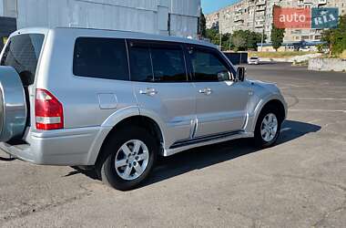 Внедорожник / Кроссовер Mitsubishi Pajero 2006 в 