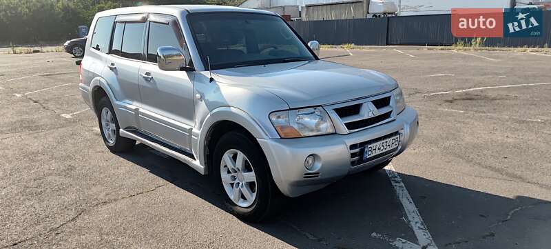 Внедорожник / Кроссовер Mitsubishi Pajero 2006 в Одессе