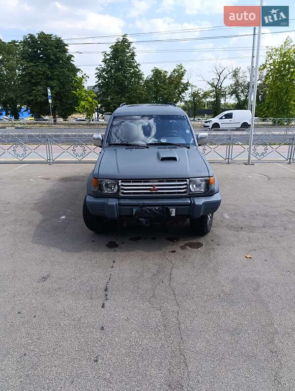 Внедорожник / Кроссовер Mitsubishi Pajero 1995 в Кропивницком