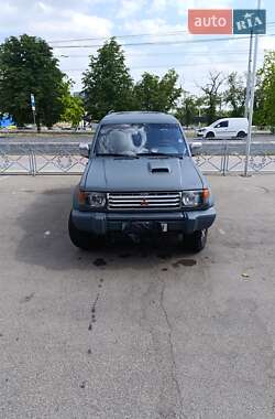 Внедорожник / Кроссовер Mitsubishi Pajero 1995 в 