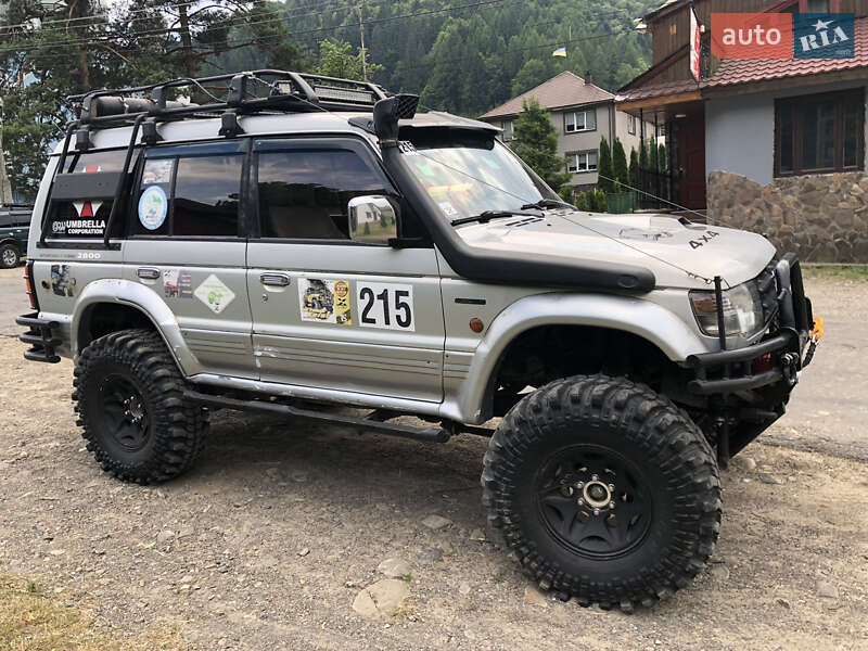 Позашляховик / Кросовер Mitsubishi Pajero 1997 в Дубовому