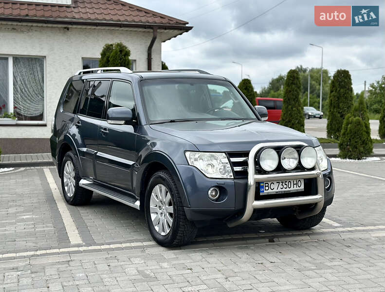 Внедорожник / Кроссовер Mitsubishi Pajero 2007 в 
