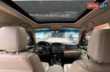 Внедорожник / Кроссовер Mitsubishi Pajero 2009 в 