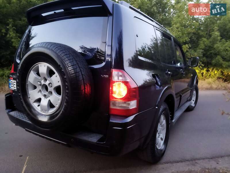 Внедорожник / Кроссовер Mitsubishi Pajero 2004 в Раздельной