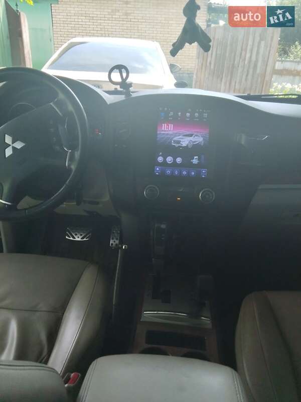 Позашляховик / Кросовер Mitsubishi Pajero 2007 в Києві