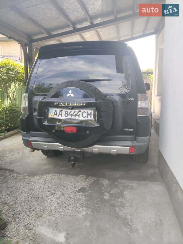 Позашляховик / Кросовер Mitsubishi Pajero 2007 в Києві