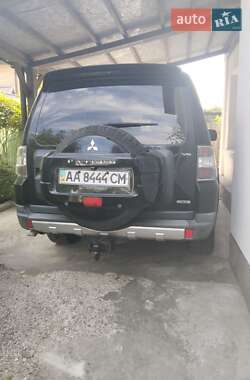 Внедорожник / Кроссовер Mitsubishi Pajero 2007 в 