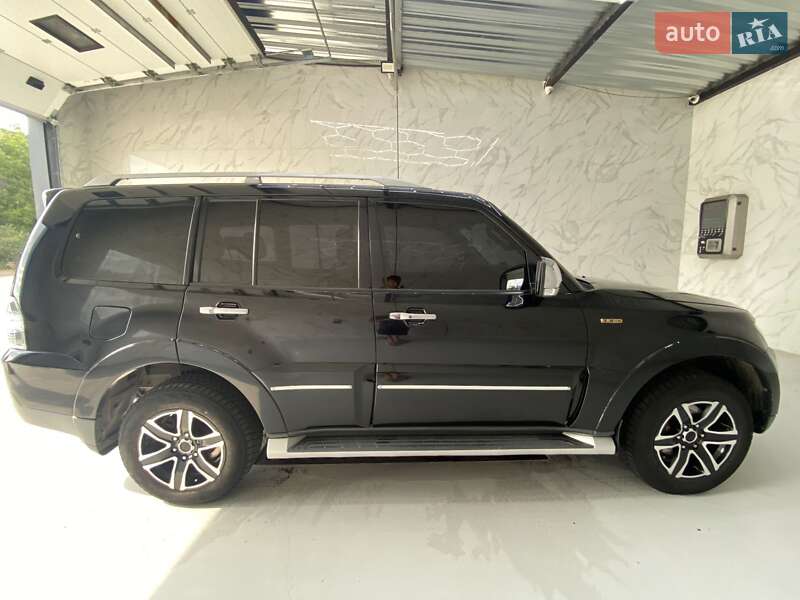 Позашляховик / Кросовер Mitsubishi Pajero 2008 в П'ятихатках фото 2 Позашляховик / Кросовер Mitsubishi Pajero 2008 в П'ятихатках