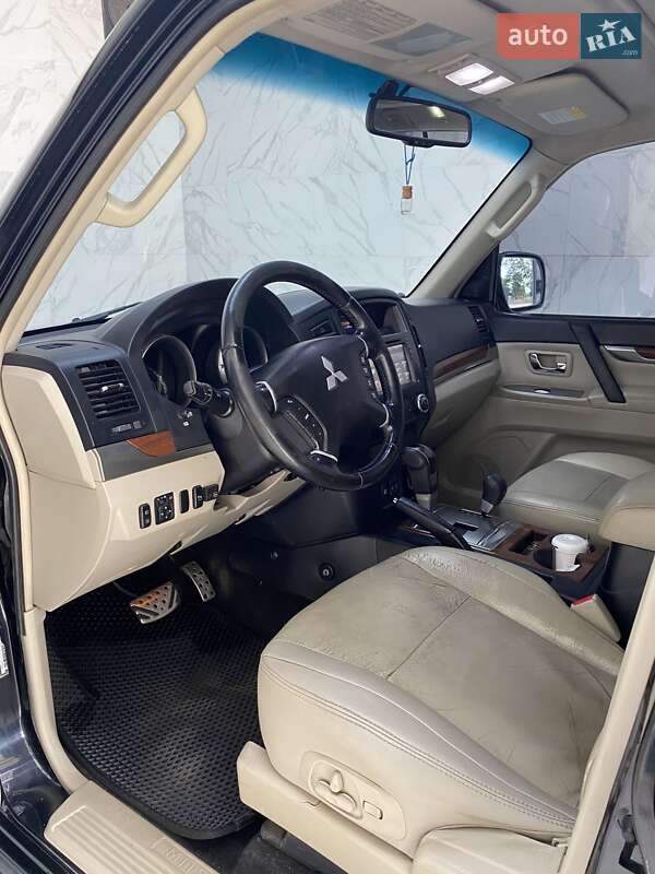 Позашляховик / Кросовер Mitsubishi Pajero 2008 в П'ятихатках фото 10 Позашляховик / Кросовер Mitsubishi Pajero 2008 в П'ятихатках