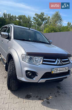 Позашляховик / Кросовер Mitsubishi Pajero 2015 в Чернігові