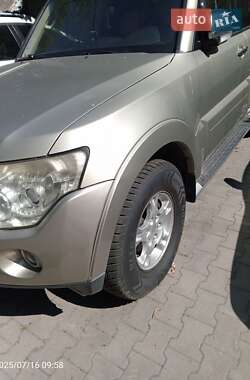 Внедорожник / Кроссовер Mitsubishi Pajero 2007 в 