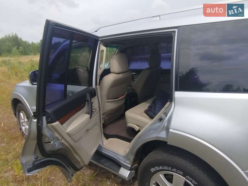 Внедорожник / Кроссовер Mitsubishi Pajero 2007 в Киеве