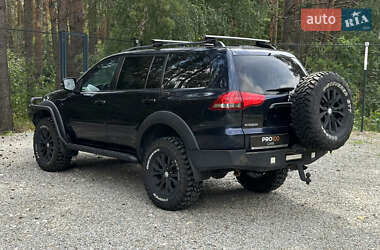Внедорожник / Кроссовер Mitsubishi Pajero 2013 в 