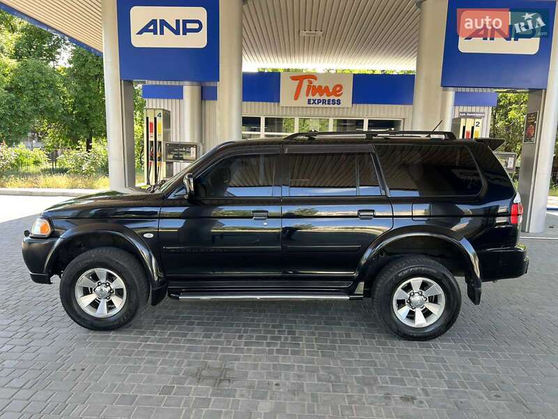 Позашляховик / Кросовер Mitsubishi Pajero 2007 в Миколаєві