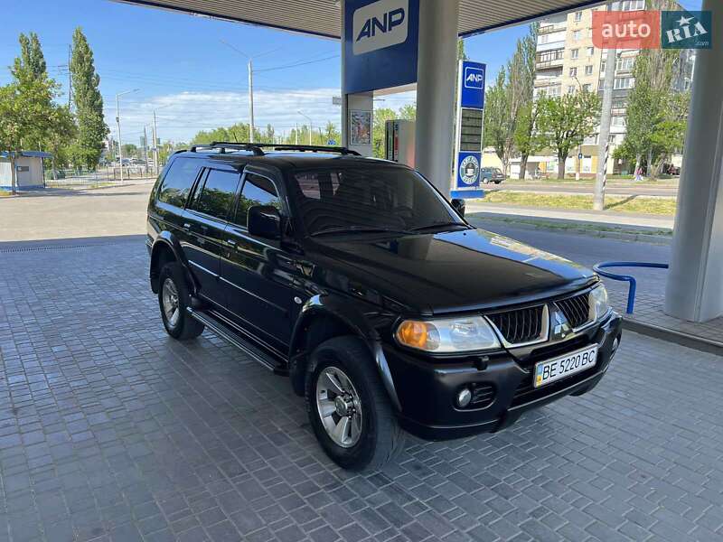 Позашляховик / Кросовер Mitsubishi Pajero 2007 в Миколаєві