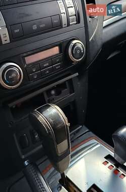 Позашляховик / Кросовер Mitsubishi Pajero 2008 в 