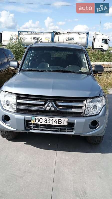 Позашляховик / Кросовер Mitsubishi Pajero 2008 в 