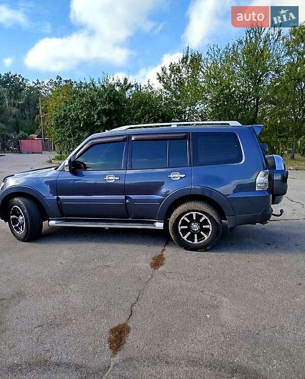 Внедорожник / Кроссовер Mitsubishi Pajero 2008 в Киеве