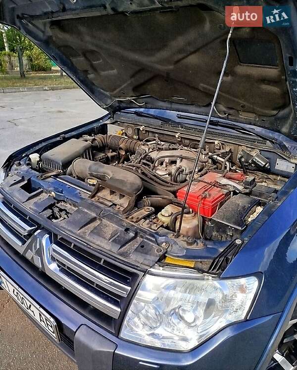 Внедорожник / Кроссовер Mitsubishi Pajero 2008 в Киеве