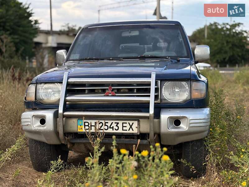 Внедорожник / Кроссовер Mitsubishi Pajero 1998 в 