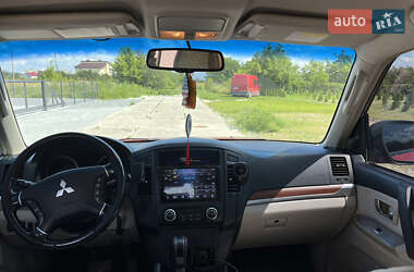 Внедорожник / Кроссовер Mitsubishi Pajero 2007 в 