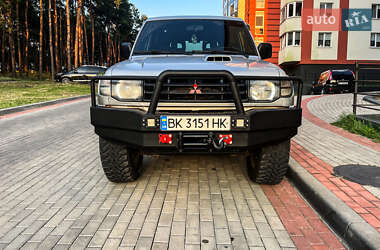 Позашляховик / Кросовер Mitsubishi Pajero 2003 в Вараші